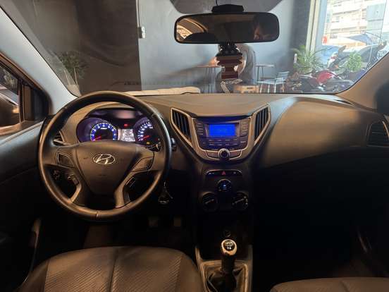 HYUNDAI-HB20S-1.6 COMFORT PLUS 16V FLEX 4P MANUAL HYUNDAI-HB20S-2013