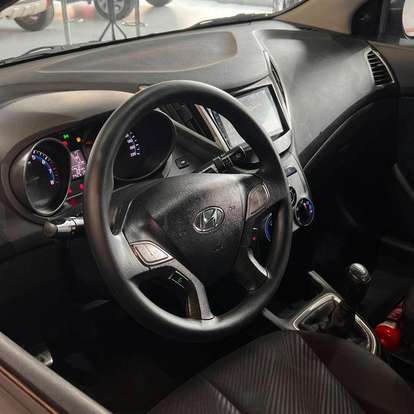 HYUNDAI-HB20S-2013