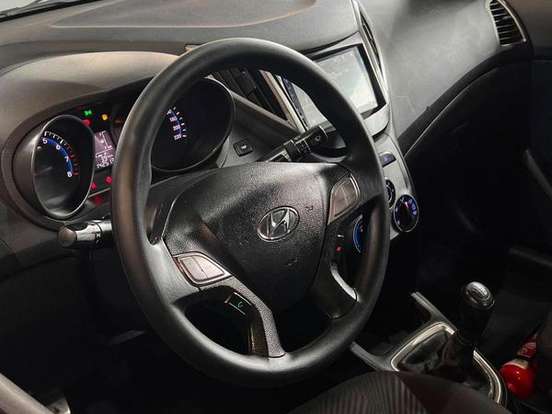 HYUNDAI-HB20S-1.6 COMFORT PLUS 16V FLEX 4P MANUAL HYUNDAI-HB20S-2013