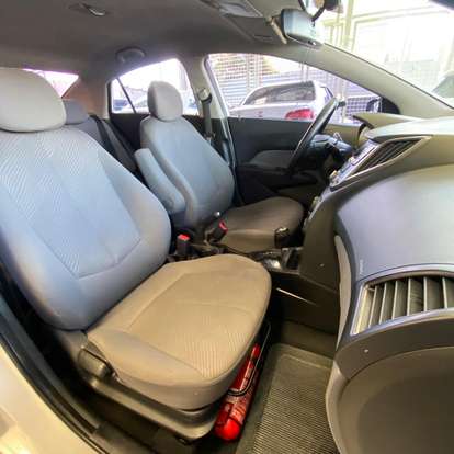 HYUNDAI-HB20S-2013