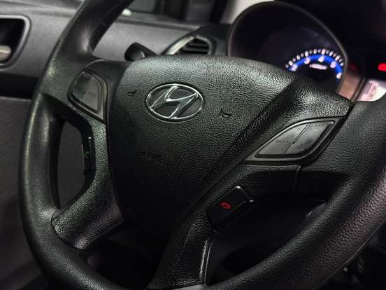 HYUNDAI-HB20S-1.6 PREMIUM 16V FLEX 4P MANUAL HYUNDAI-HB20S-2013