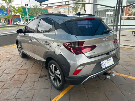 HYUNDAI-HB20X-2021