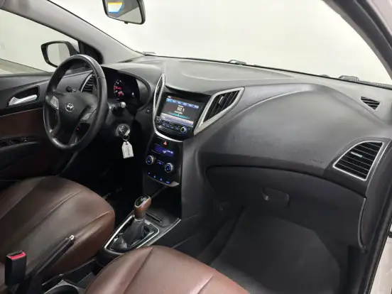 HYUNDAI-HB20X-1.6 16V PREMIUM FLEX 4P AUTOMÁTICO HYUNDAI-HB20X-2019