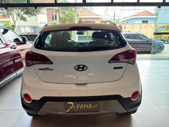 HYUNDAI-HB20X-1.6 16V PREMIUM FLEX 4P AUTOMÁTICO HYUNDAI-HB20X-2016