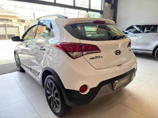HYUNDAI-HB20X-2016