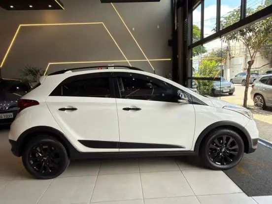HYUNDAI-HB20X-2016