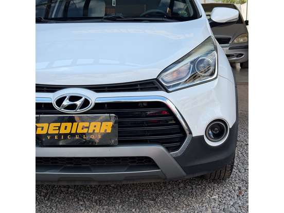 HYUNDAI-HB20X-1.6 16V PREMIUM FLEX 4P AUTOMÁTICO HYUNDAI-HB20X-2016