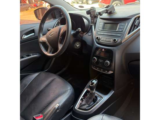 HYUNDAI-HB20X-1.6 16V PREMIUM FLEX 4P AUTOMÁTICO HYUNDAI-HB20X-2016