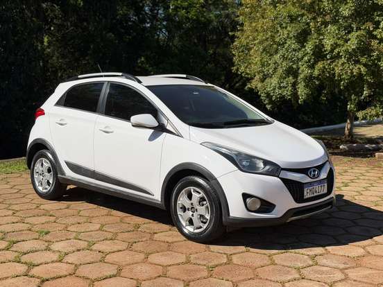 HYUNDAI-HB20X-2013