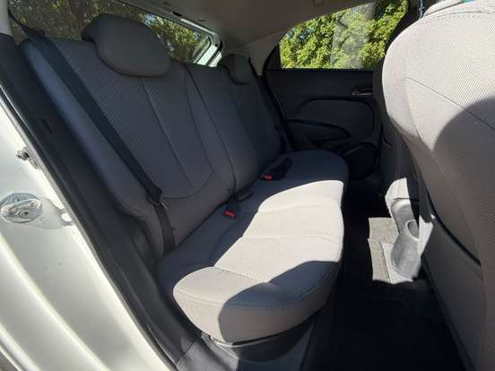 HYUNDAI-HB20X-1.6 16V PREMIUM FLEX 4P AUTOMÁTICO HYUNDAI-HB20X-2013