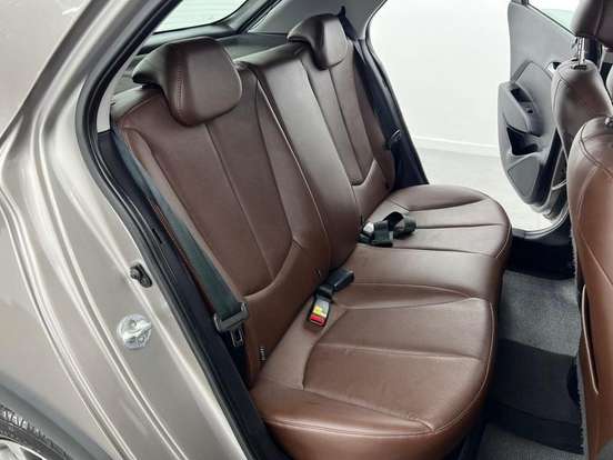 HYUNDAI-HB20X-1.6 16V PREMIUM FLEX 4P AUTOMÁTICO HYUNDAI-HB20X-2016