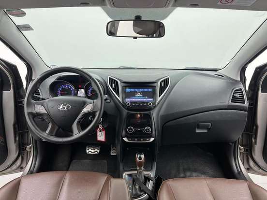 HYUNDAI-HB20X-1.6 16V PREMIUM FLEX 4P AUTOMÁTICO HYUNDAI-HB20X-2016