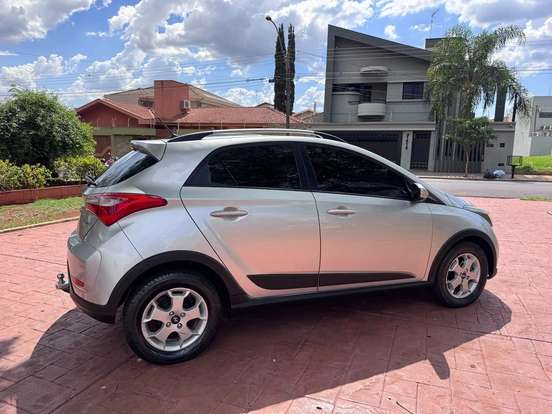 HYUNDAI-HB20X-1.6 16V PREMIUM FLEX 4P MANUAL HYUNDAI-HB20X-2013
