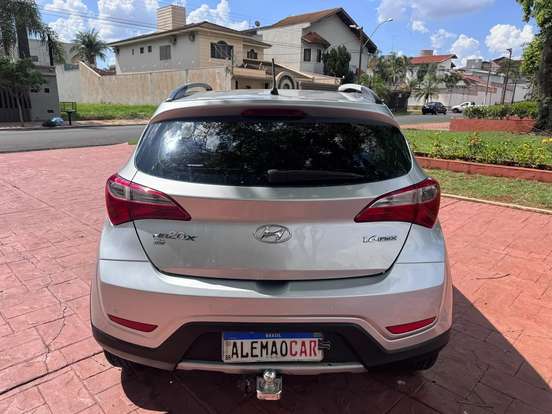 HYUNDAI-HB20X-2013