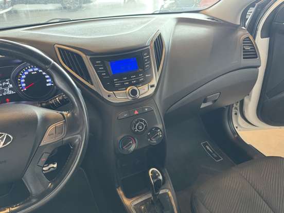 HYUNDAI-HB20X-1.6 16V STYLE FLEX 4P MANUAL HYUNDAI-HB20X-2013