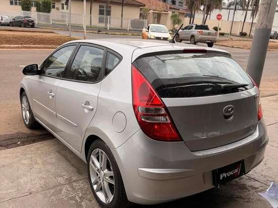 HYUNDAI-I30-2.0 MPFI GLS 16V GASOLINA 4P AUTOMÁTICO HYUNDAI-I30-2011