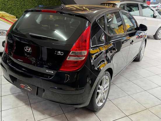 HYUNDAI-I30-2.0 MPFI GLS 16V GASOLINA 4P AUTOMÁTICO HYUNDAI-I30-2011