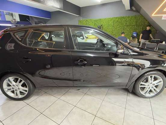 HYUNDAI-I30-2.0 MPFI GLS 16V GASOLINA 4P AUTOMÁTICO HYUNDAI-I30-2011