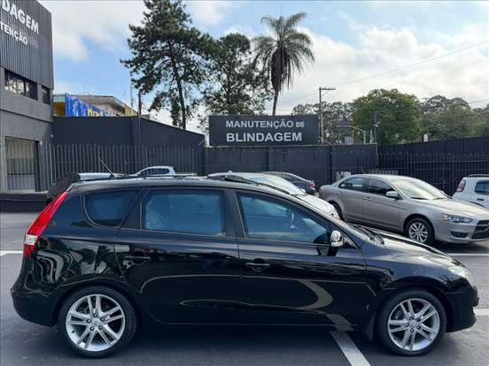 HYUNDAI-I30 CW-2.0 MPFI GLS 16V GASOLINA 4P AUTOMÁTICO HYUNDAI-I30 CW-2010