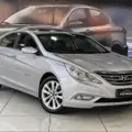 HYUNDAI SONATA 2.4 MPFI I4 16V 182CV GASOLINA 4P AUTOMÁTICO HYUNDAI SONATA 2.4 MPFI I4 16V 182CV GASOLINA 4P AUTOMÁTICO