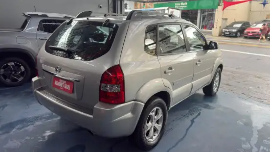 HYUNDAI-TUCSON-2012