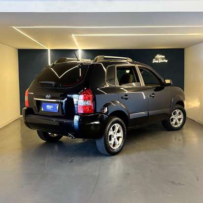 HYUNDAI-TUCSON-2.0 MPFI GL 16V 2WD GASOLINA 4P AUTOMÁTICO HYUNDAI-TUCSON-2011