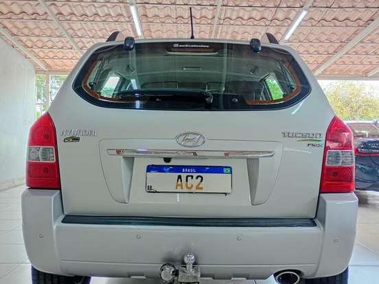 HYUNDAI-TUCSON-2.0 MPFI GLS 16V 143CV 2WD FLEX 4P AUTOMÁTICO HYUNDAI-TUCSON-2015