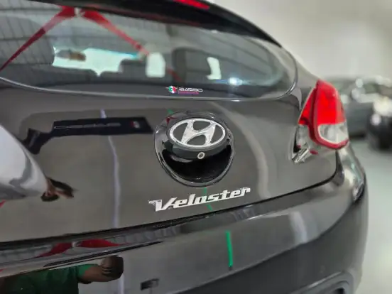 HYUNDAI-VELOSTER-2011