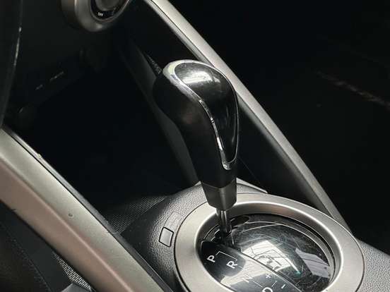 HYUNDAI-VELOSTER-2011