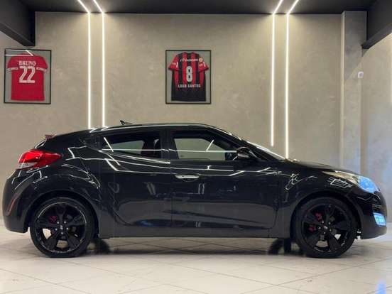HYUNDAI-VELOSTER-2011