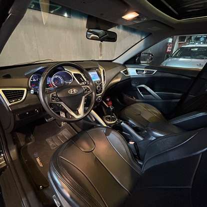 HYUNDAI-VELOSTER-2011