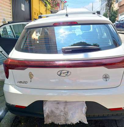 HYUNDAI-HB20-2023