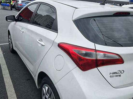 HYUNDAI-HB20-1.0 COMFORT 12V FLEX 4P MANUAL HYUNDAI-HB20-2015