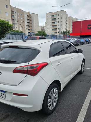 HYUNDAI-HB20-2015