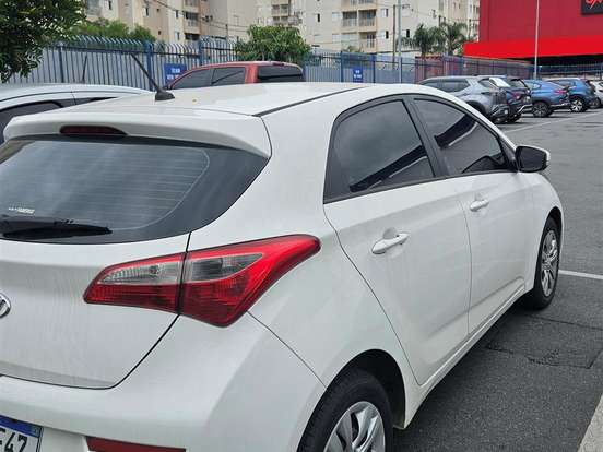 HYUNDAI-HB20-1.0 COMFORT 12V FLEX 4P MANUAL HYUNDAI-HB20-2015