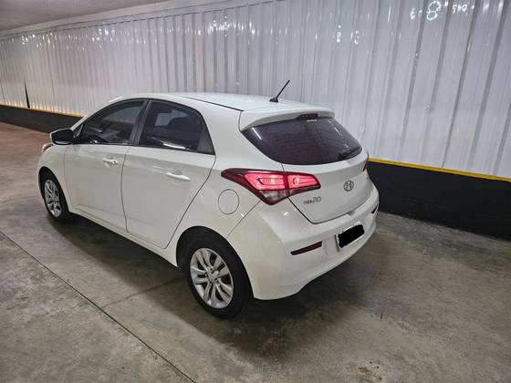 HYUNDAI HB20 1.6 COMFORT PLUS 16V FLEX 4P AUTOMÁTICO