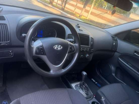 HYUNDAI-I30-2.0 MPFI GLS 16V GASOLINA 4P AUTOMÁTICO HYUNDAI-I30-2011
