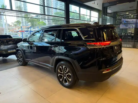 JEEP-COMMANDER-2024