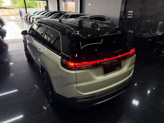 JEEP-COMMANDER-2025