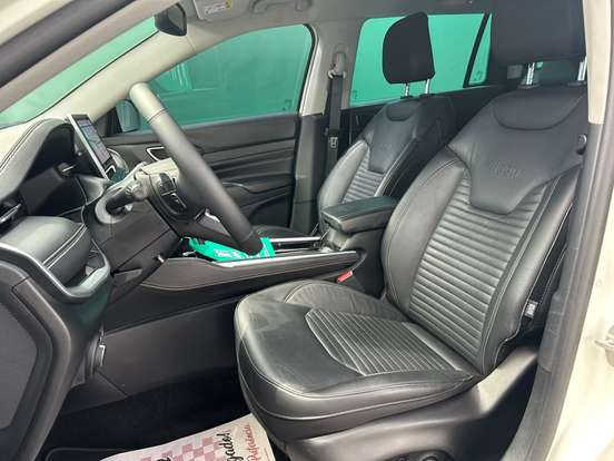 JEEP-COMMANDER-2024
