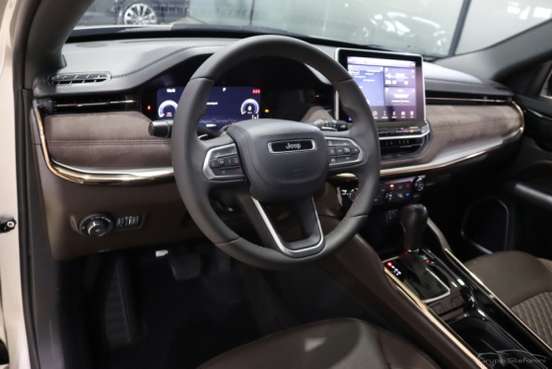 JEEP-COMMANDER-2022