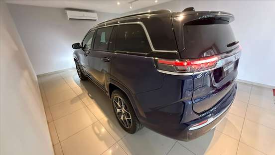 JEEP-COMMANDER-2023