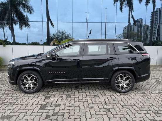 JEEP-COMMANDER-2022