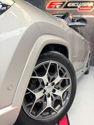 JEEP-COMMANDER-2022
