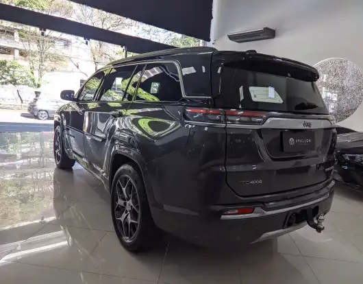 JEEP-COMMANDER-2023
