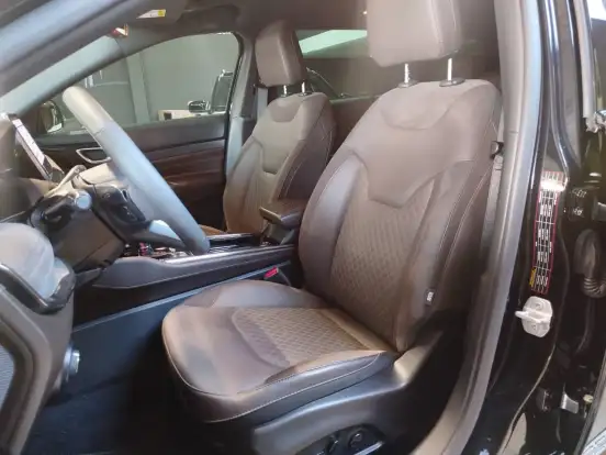 JEEP-COMMANDER-2.2 TURBO DIESEL OVERLAND AT9 JEEP-COMMANDER-2025