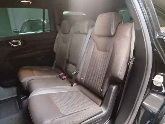 JEEP-COMMANDER-2025