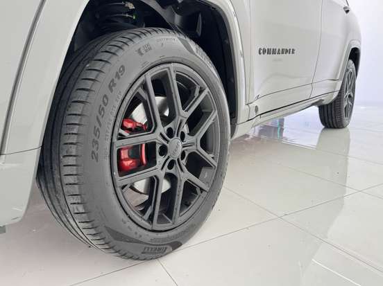 JEEP-COMMANDER-2.0 HURRICANE 4 TURBO GASOLINA BLACKHAWK AT9 JEEP-COMMANDER-2025