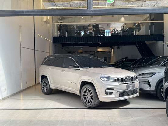 JEEP-COMMANDER-2024