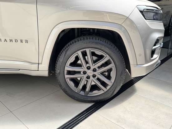 JEEP-COMMANDER-2024
